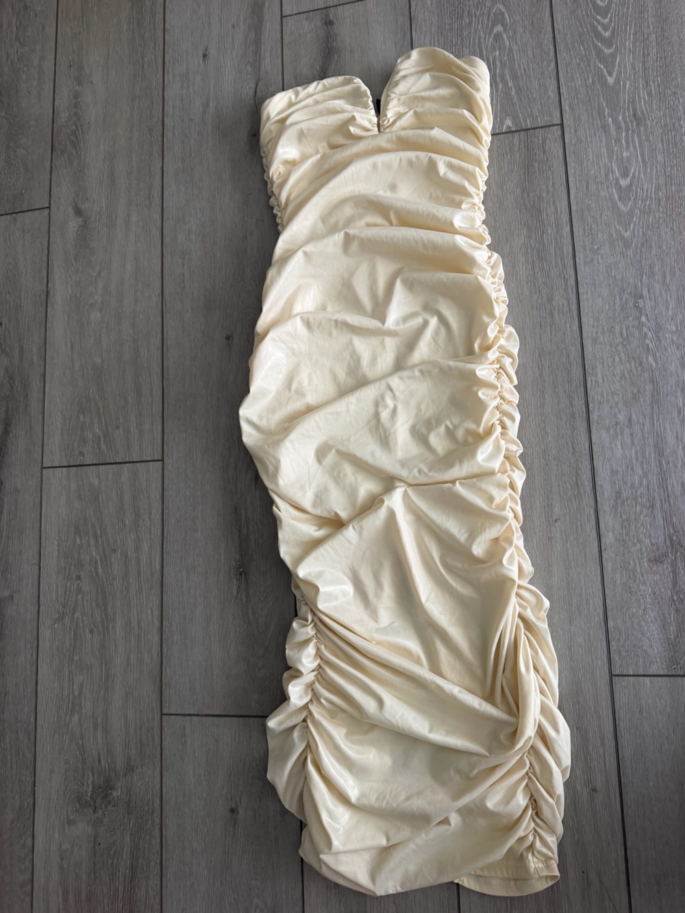 Women's Ruched Cream Strapless dress